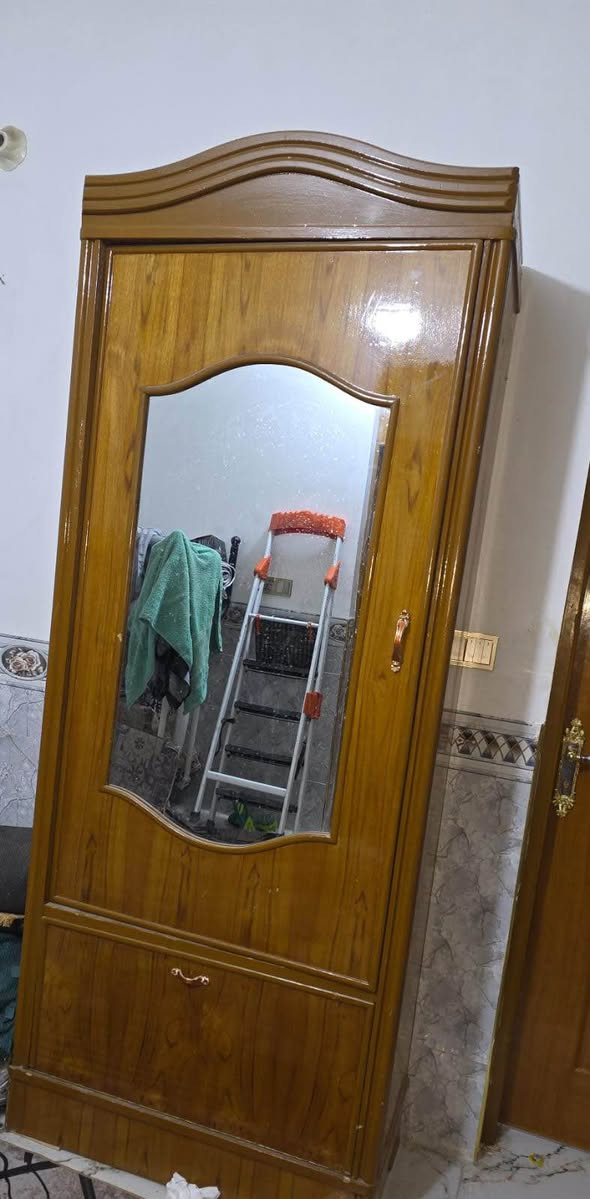 سلام عليكم 
غرفة نوم ام 5 تسكام اخت الجديده  كامله من كلشي 
النجف الاشرف تقاطع العسكري كبل 
*********** النجف, العراق
