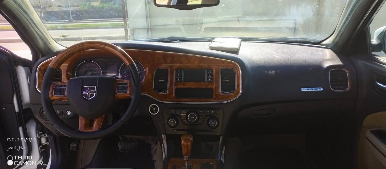 جارجر 13 كندي بيه جاملغ خلفي 
مكينه جديده 3600
كير جديد عصئ 
رقم بغداد 
تشغيل عن بعد 
شاشه مصفره من أي عطل 
سياره جانت مغلفه فابيانو ورفعته منه 
السعر 138
ميسان مركز المدينه 
شعندك مراوس دونه منه نتراهم

بشرط ان أدير السياره بسمك غيره ما ابيع
***********
غير مستعجل على بيعهه
