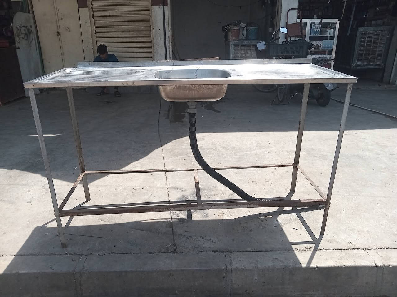 ​✨ سنك غسيل مع القاعدة للبيع ✨
✨ نظيف جداً وبحالة ممتازة (جاهز للتركيب مباشرةً).

​📍 الموقع: الموصل | حي الجزائر - مقابل سوق الخضراوات.

​💵 السعر: 35 ألف دينار فقط.

​📞 للتواصل: ***********
