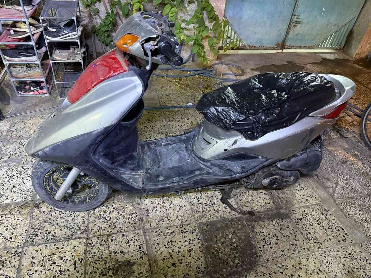 سلام عليكم دراجه بريز شغاله للبيع السعر 300بغداد ***********
