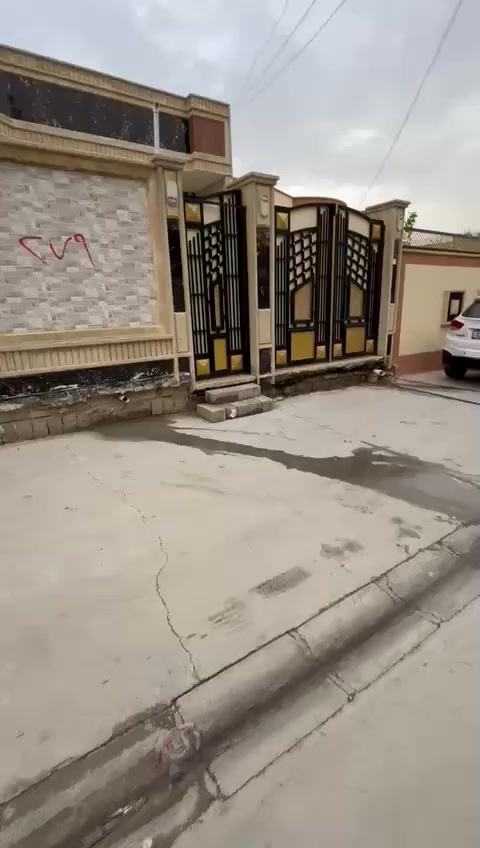 سلام عليكم دار للبيع اب حليله المساحه 260 متر الواجهة 10 طابق ونص 4 غرف نوم واستقبال  ومشتملات حته مراوس يرهم مكتب المشهداني للعقارات نستقبل جميع العروض أيمن أيسر والمقاولات والشرافيات ترميم
***********
***********
