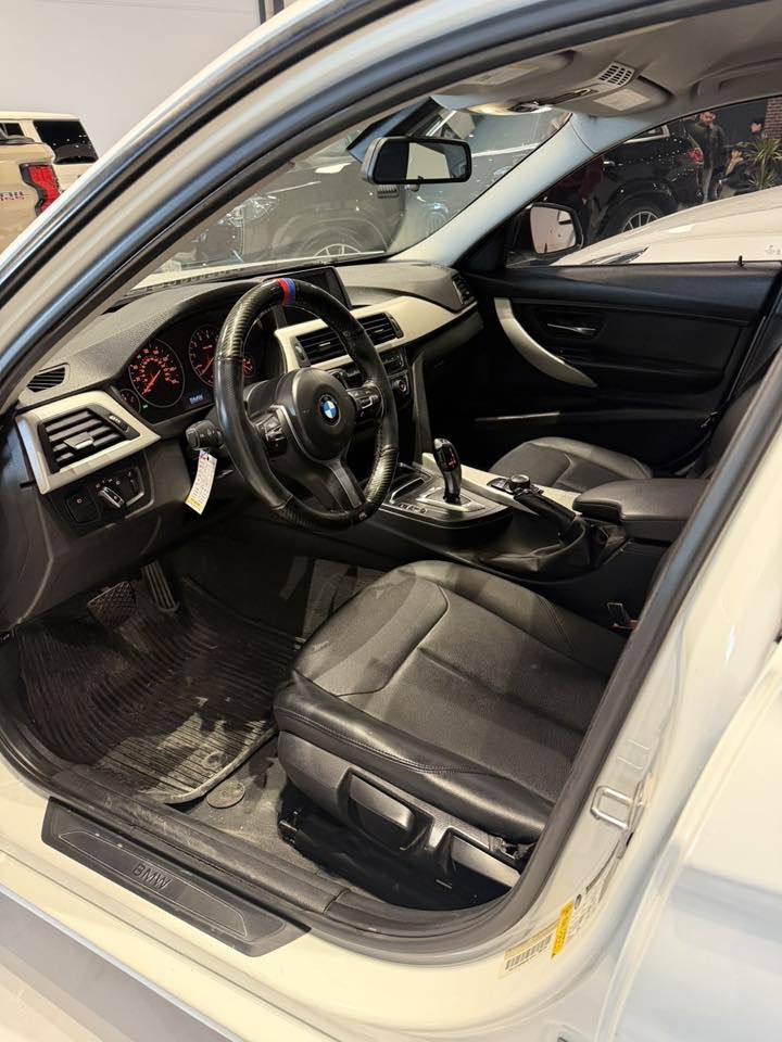 Bmw 320i 2.0t
مۆدێلی ٢٠١٦ 
بۆیاخ نیو بۆنیتی بۆیاخە بە کامل دەیفرۆشم بێناو بێ ئێرباگ
مواسەفات ستاندەرد کوشن نیوجلد کوشن هیتەر
ڕاداری خەتی جادە ڕاداری ئاوێنە زدە فول هیتەر 
چەندین مواسەفاتی تر
١٣٥ مامەڵەیەکی کەم


**إذا كنت صاحب هذا الإعلان وتريد حذفه لأي سبب، رجاءا أرسل رسالة إلى الدعم الفني**