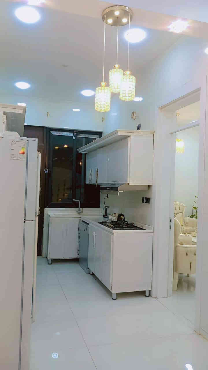 بيت 112 متر يقع على شارع تجاري ٤٠ متر الرئيسي في الشهداء نهاية شارع معمل المرور
طابقين فول مواصفات
الطابق الأول /استقبال ومطبخ وصاله وغرفه وصحيات داخليه وخارجيه
الطابق الثاني /٣ غرف نوم وصحيات
تأسيسات كهربائيه وصحيه وكاميرات درجة أولى /أبواب قاصه تركي /شبابيك سلايد دبل عازل /سطح شتايگر
السعر /المشتري يدفع ١٤٠ مليون مقدمة والإسكان يحول عليه يعني بدون الإسكان
موبايل /***********
