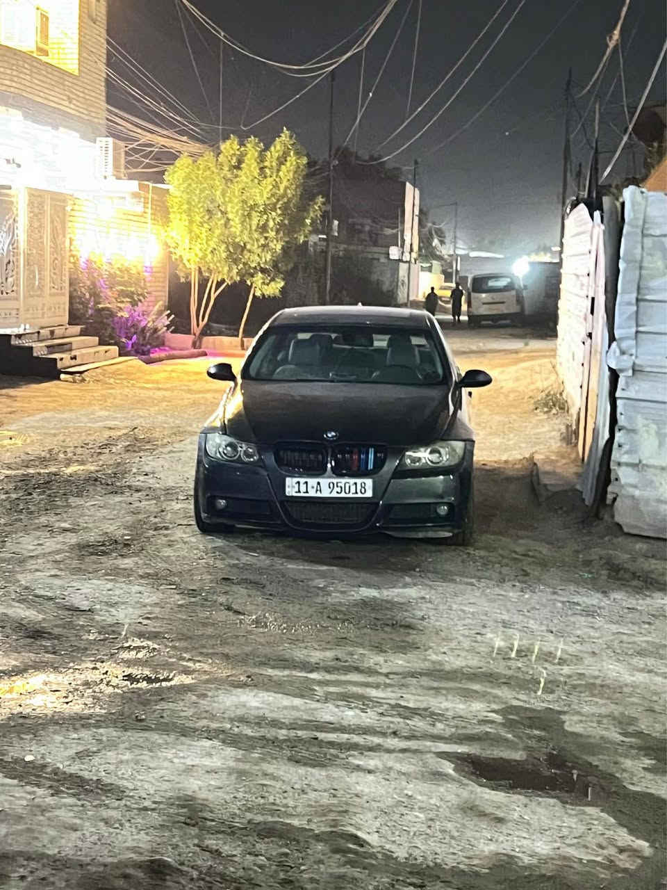 السلام عليكم للبيع او مراوس فول مواصفات  للاخير
مري شفط 
تتفئه كشنات
تبريد قطعتين مناخ منفصل 
بصمه
فتحه
ترحيب 
مري قلاب ويه البك
كشنات كهرباء مساج خزن ميموري
مثبت سرعه 
وهوايه مواصفات بعد
مكينه كير جدد
 موديل 2007 حادثهه حاملغ خلفي مصبوغه عام جماليه وعندي قبل الصبغ وبعد ويحتاجلهه بوليش لونهه طافي مكينه n52 6 سلندر المرغوب نوزل قصير السياره مصروف عليهه دركه M دعاميه M ويل تو سايز شاشه اصليه وكزوز ريمونت نقصهه ايرفلو ميجاوز سعره 50 ويحتلجهه ترتيب بسيط بغداد دوره *********** بغداد, العراق
