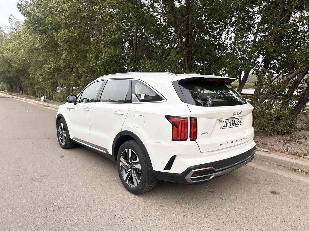 سورنتو 2022 فول اعلى فئة X4
بنوراما 
جلد داخل ابيض
4 كامرات
فور ويل
سايد بريك بصمه 
كراسي كهرباء
تدفئة تبريد كشن
شاحن واير لس
باب خلفي كهرباء
تحكمات ستيرن 
ويل كب
7 راكب
3 قطع تبريد 
بردات خلفيه 
شاشه كار بلي 
شاشه ديجيتل 
مري شفط
اشاير بلمري
ماشيه 66 الف
سياره مكفوله سونر مرفق بلمنشور
مكان السياره بغداد  حي الخضراء
السعر 293 وبيها مجال 
***********
