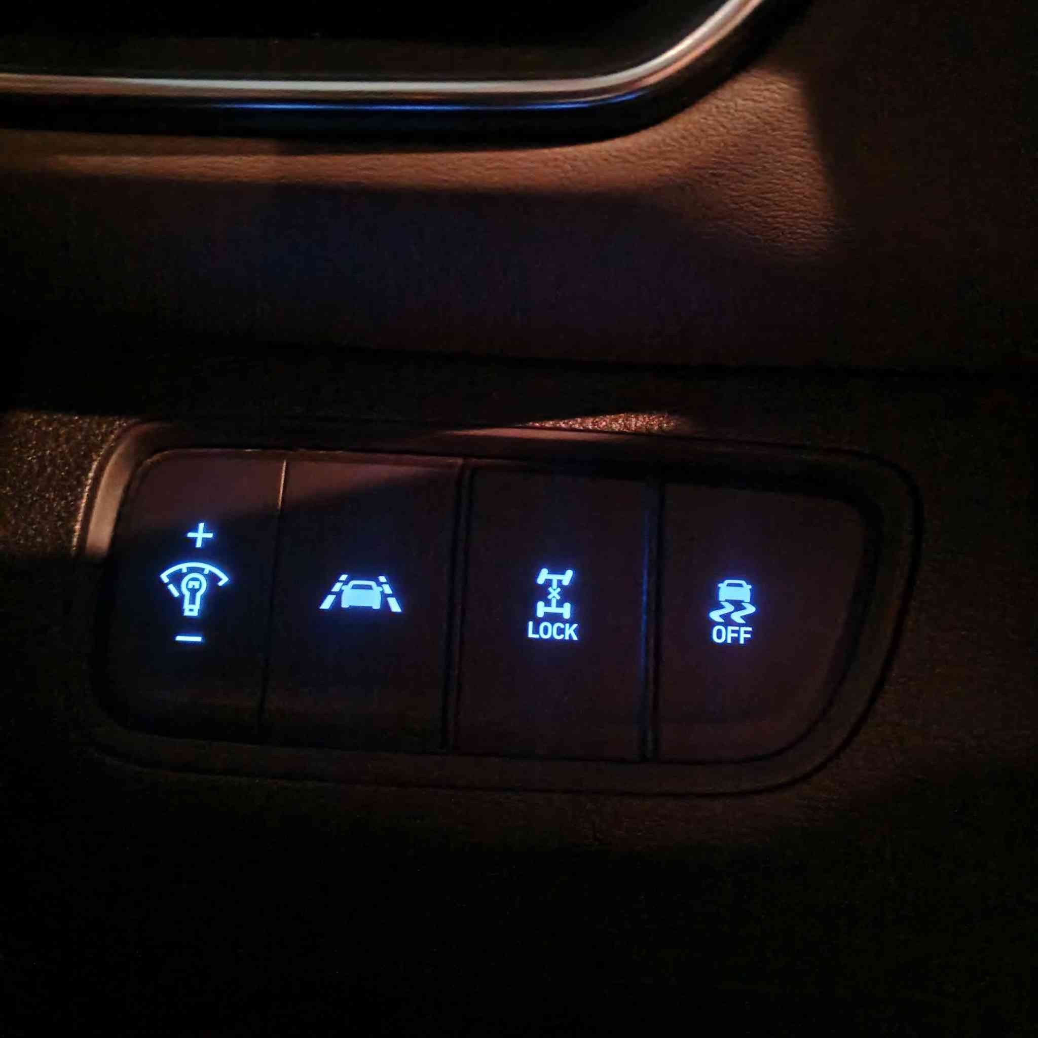 سنتافي 2020 جديدة
قطعه وحدة صبغ لا تبديل ولادواخل ولاتصليح اي شي
 وارد امريكي
صورة الحادث مرفقة
السعر 205 وبيهه مجال شي بصيط
***********
ماشية 60000 ميل 
محرك 4
دفع رباعي فور ويل
Htrac
سايد بريك دكمة
تحديد مسار
مثبت سرعة
تنبيه الخروج عن  المسار
أوضاع قيادة متعددة
نظام ABS
نظام مراقبة ضغط الإطارات TPMS
شاشة كبيرة
تبريد قطعتين
منافذ USB
لايت LED
التوقف الذاتي
• هاند بريك بصمة
 Auto Hold  أوتو هولد

• نظام مانع الانزلاق

• نظام نزول المنحدرات.

• نظام اطفاء المحرك (A) ذاتيا في الازدحامات لتوفير الوقود

• حساسات ضغط الاطارات_
كامرة خلفية

-مثبت السرعة Cruise وميزة التباعد عن المركبا
بيع نقدي فقط بدون مرارس
