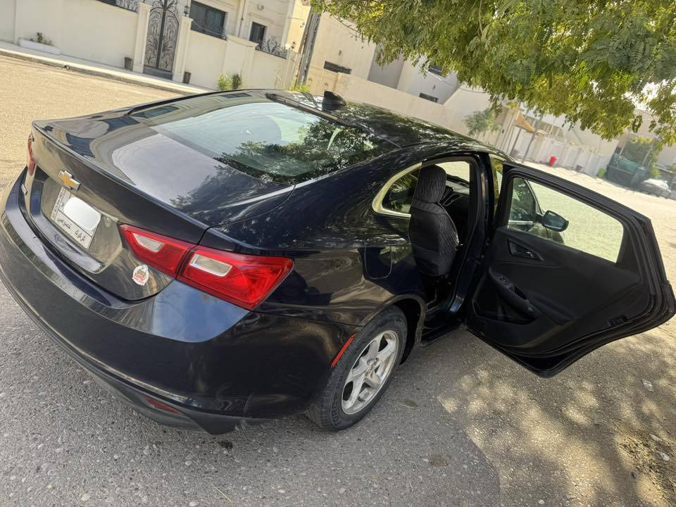 السلام عليكم
( شوفرليت ماليبو  ) LT
لون  نيلي 
موديل 2018
رقم كركوك / مشروع وطني
سنويه جديد 
بي بطاقه بانزين 
كير محرك بشرط لا صرف ولا بخار صدر امامي خلفي كله جديد
ملاحضة//السيارة بي صبغ  بونتيت ويه جاملغ فقط بدون دواخل 
السيارة مواصفات LT

مانع انزلاق
شاشة كبيرة لمس تدعم كاربلاي واندرويد اوتو
كاميرا خلفية 
طخم تايرات جديد
ما يعوزها اي مصرف
مكان السيارة :. كركوك
السعر ( 95$ ) وبيها مجال بصيط
رقم التلفون ***********
