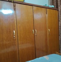 للبيع • نظيف • خزانة