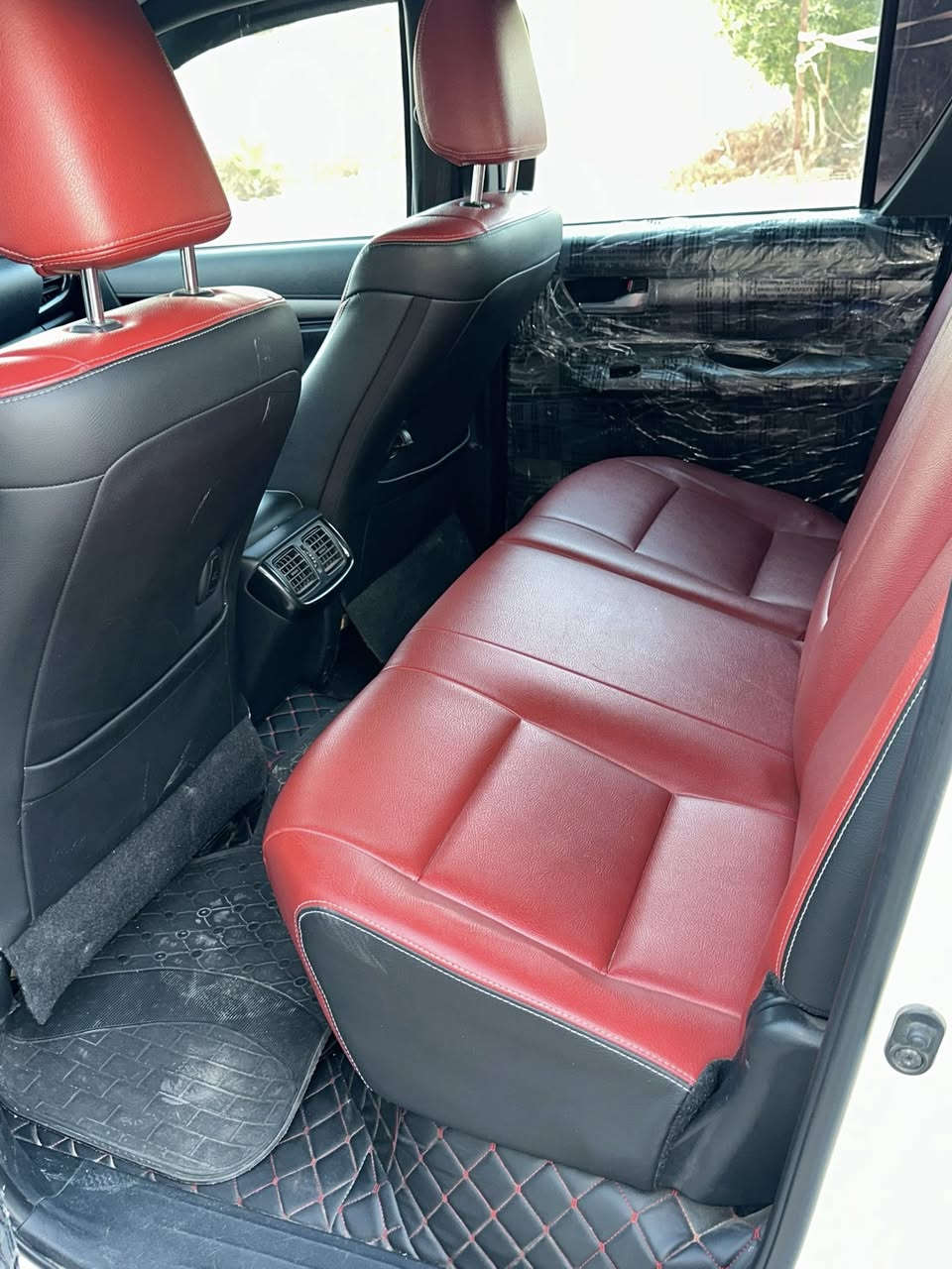 تويوتا2021  ستة سلندر V6ماشي 130الف
رقم أربيل 

ألون ابيض صدفي 

فـــول مواصفـــات  
النقطة العمية
بصمة تشغيل
بصمتين باب 
تحكم ستيرن
مثبت سرعة بالستيرن
شاحن لاسلكي ( وايرلس ) 
تحكم كهربائي للمرايا
لايت داخلي للبنيد 
تبريد قطعتين 
شاشة كبيرة 
حساس خلفي امامي
كاميرا خلفية
ويلكب  

العنوان الديوانية
***********
