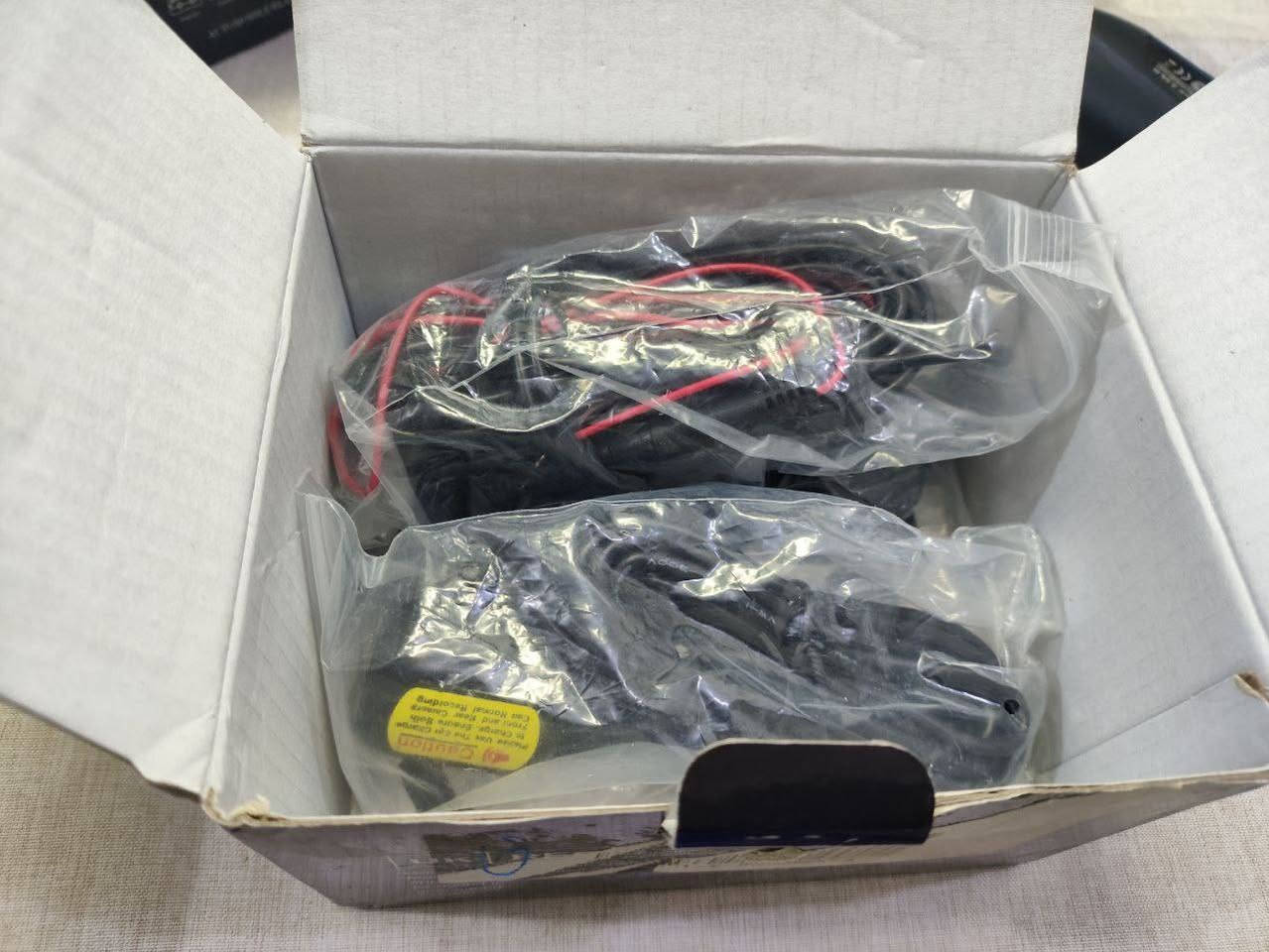 داش كام خصم سعر 35 الف ا ول تم  اخر قطعه امامي خلفي
داش كام ماركه كل ملحقات بجيس
داش ماركه حقيقي مع رام اصلي 
تعمل بدقة HD 1080p

- مقاومة للماء 

- شاشة 3 بوصة عالية الدقة وثلاث عدسات قابلة للتعديل 

- خاصية التسجيل المتزامن للصور الأمامية والخلفية  هذه الميزة بتسجيل الحوادث والمواقف في الطريق اثناء قيادة السيارة 

- إمكانية اكتشاف الحركة حيث تقوم هذه الكاميرات ببدء التسجيل اذا تم اكتشاف الحركة في الكاميرا 

- تمتلك مستشعر G يقيس مقدار التغيرات الحاصلة في السرعة أثناء قيادة السيارة 

- ذاكرة البطاقة الداخلية 32 G وعندما تكون البطاقة ممتلئة ستتمكن من خاصية التسجيل الحلقي

- يتم تسجيل كافة المعلومات وتسجيل الفديو في بطاقة الذاكرة  في الكاميرة

- خاصية عرض صورتين في نفس الوقت على الشاشة باستخدام خاصية ال pip

- خاصية تسجيل الصوت اثناء تسجيل الفديو 

- تحتوي الكامرة الخلفية على عاكس 100 درجة 

- تحتوي الكاميرة الداخلية على عاكس 140 درجة
وهذا يعني ان الكامرة قادرة على تغطية رؤية بزاوية 140 درجة
35الف


**إذا كنت صاحب هذا الإعلان وتريد حذفه لأي سبب، رجاءا أرسل رسالة إلى الدعم الفني**