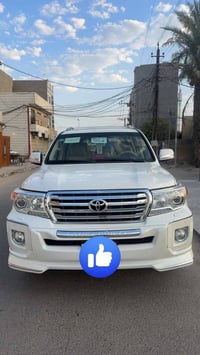 سياره  لاندكروز  ابيض ٢٠١٤ نظيفه جداااا جاهزه من كل شي ماشيه ١٤٣ الف ف...