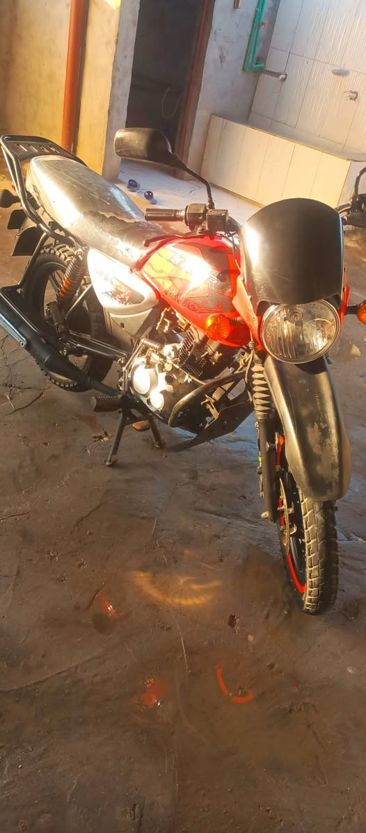 سلام عليكم دراجه بوكسر هندي فحل موديل 2022 دراجه رقم بصره ابسمي دراجه حلوه ونضيف كلش وناعمه بس مجرد بيه خيط تبخير والباقي جاهزه من كلشي كهربائيات كله شغاله السعر 2100 وبيه مجال قليل كلش مكان دراجه البصره القرنه الثغر ***********
