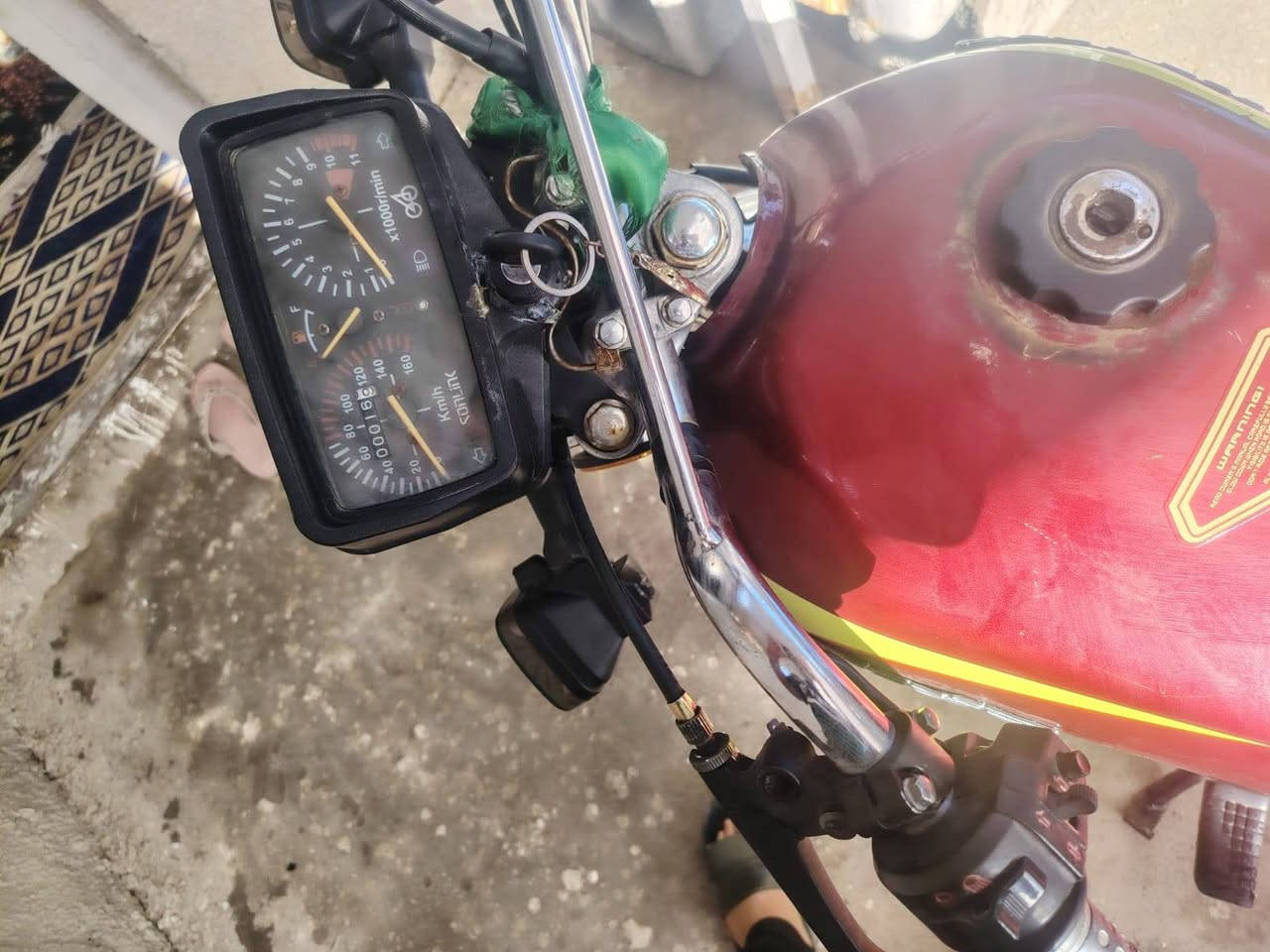 السلام عليكم دراجه ايراني 5 قير موديل 22
السعر 500 وبيها مجال 
الوان بغداد الزعفرانيه 
قرب ماكو نمير 
دراجه حلوه وخير من الله 
سلف كهربائيات كلها شغاله 
وانا مكفل بدنا شيور 
هذا رقم راعيها 
***********
