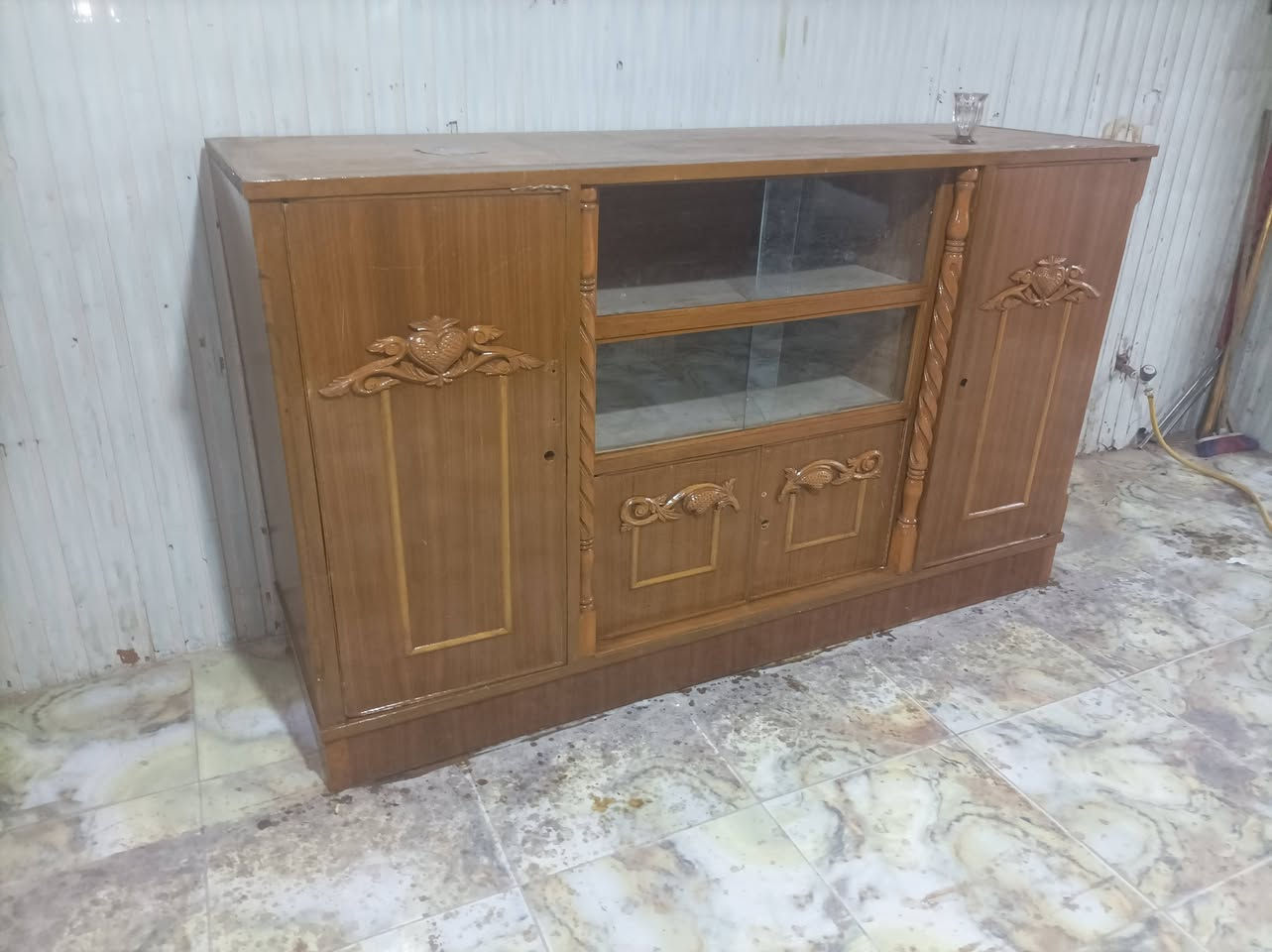 سلام عليكم يتوفر كناتير كلمن وسعره نجف حي ميسان بشريط قرب حلويات بابا روم محل الكعبي ***********
