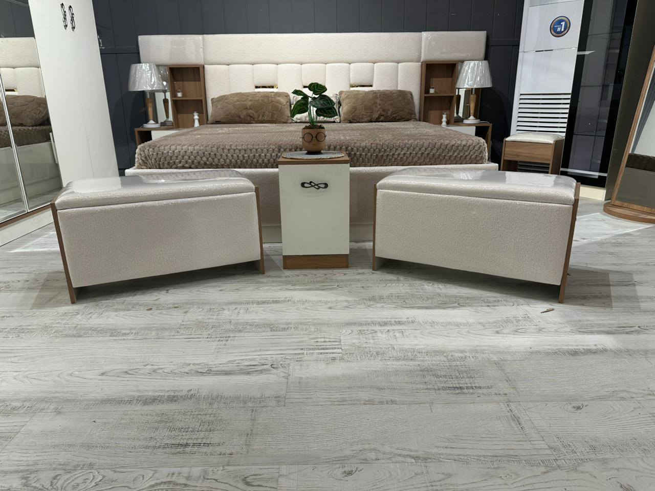 *تم وصول موديل مارسيليا*
*12 قطعه*
*الابواب 6 نرمادات (هايدرولك) هتج الماني 🇩🇪*
*قياس الكنتور 3,30*
*ارتفاع الكنتور 2,40*
*عمق الكنتور 60*
*شازلون مخزن + ثلاث قطع متفرقه (يصلح ان يكون سيت استراحه)*
*انارة بالكنتور*
*اناره بالميزتواليت*
*سكك مراحل تلسكوب*
*ميز تواليت عرض1,40 رتفاع 1,90*
*سرير مخزن جك هايدروليك والثكنس 6mm*
*جميع قياسات الغرفه  عملاقة*

العنوان تكريت شارع الزهور مقابل شركه الهمام معرض السند
***********
***********
