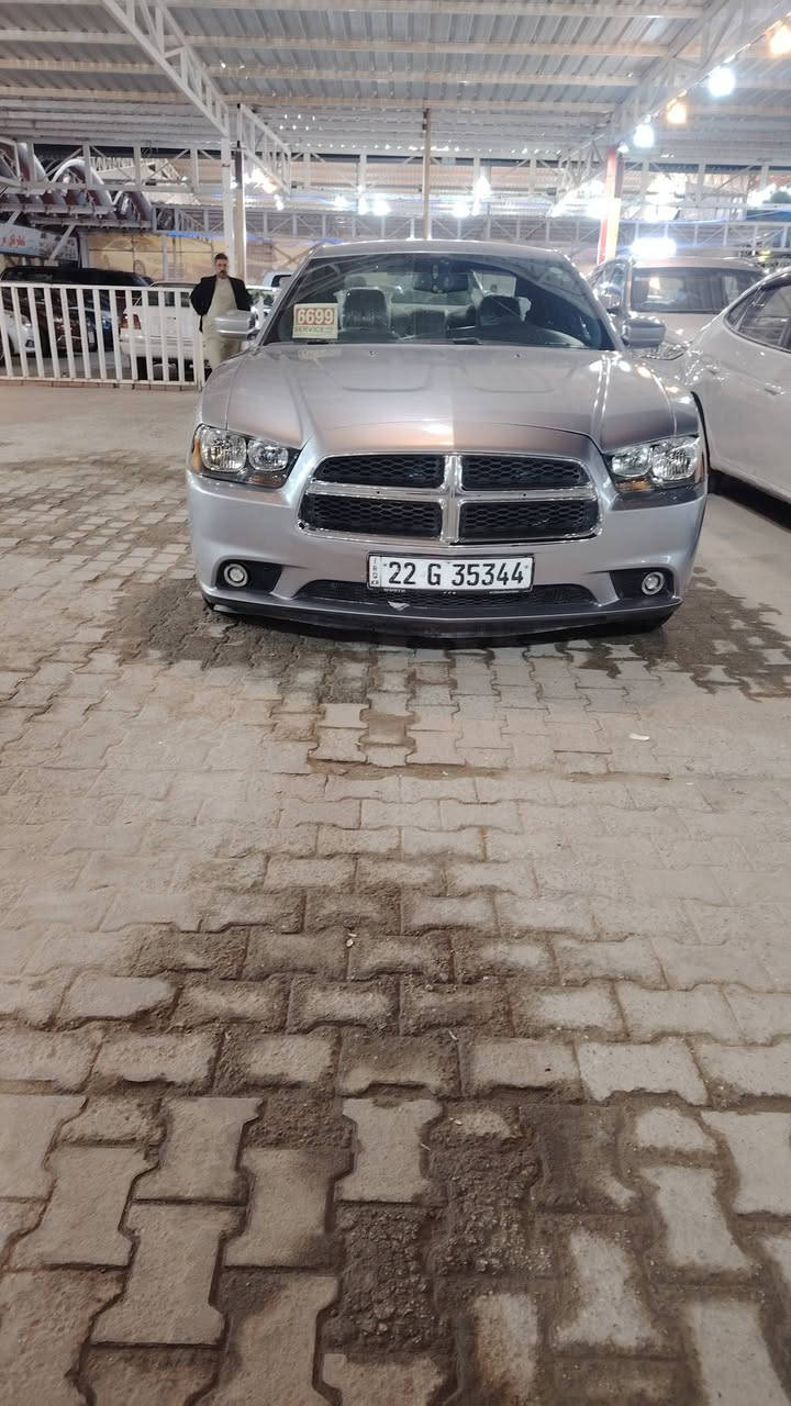 جارجر ١٣ شماليه سنويه ل٢٩ انكليزي
جاملغ وبنيد فقط السيارة جديده وبيه باب كلير
السياره بنجف الاشرف ***********
