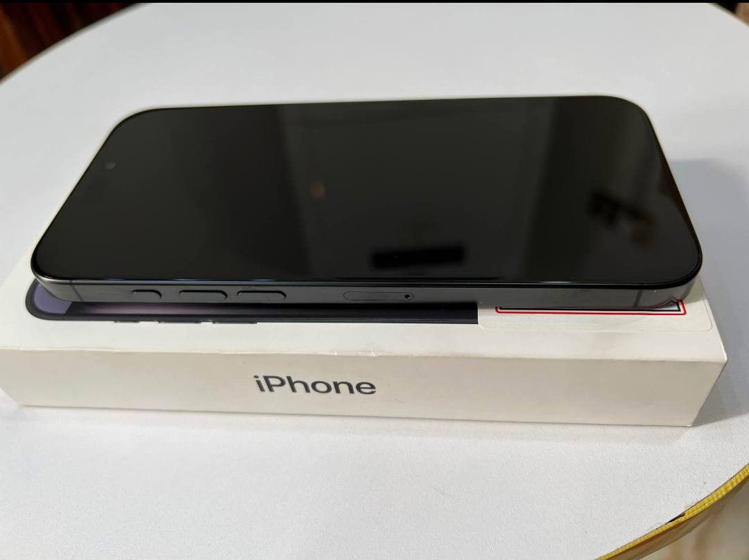 آيفون 16 pro max 
ذاكرة تخزين 256
ملحقات كارتون+الكيبل
حالة الجهاز جيده جداً نظافه 100%
وكالة ABM شرق اوسط
اللون اسود طافي
رقم الهاتف ***********
مكاني الناصرية حي الشموخ
