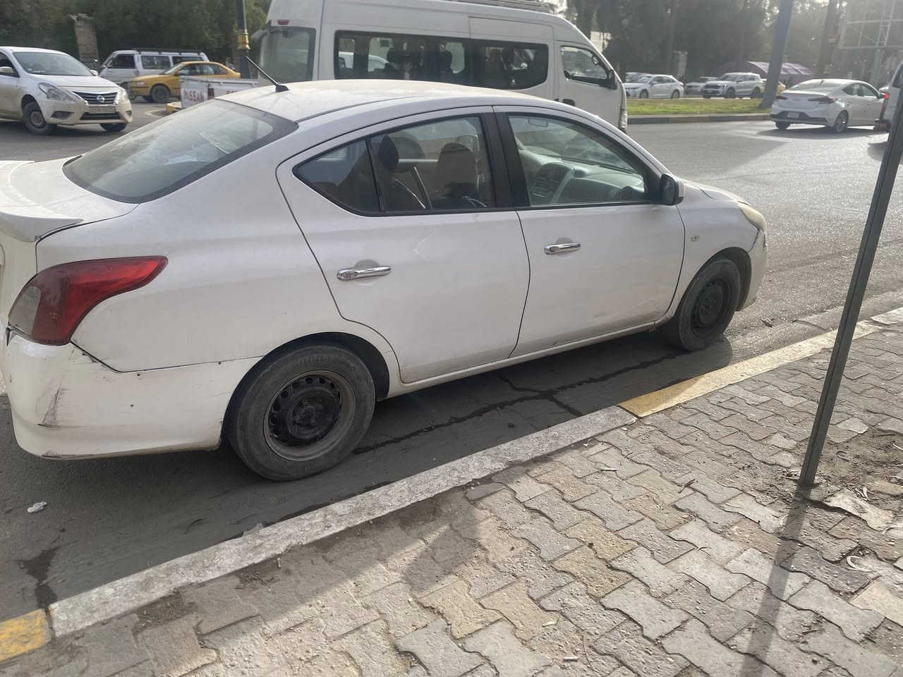 السلام عليكم 
نيسان سني هندي بليته زركه 
موديل 2018 ماشيه 180 
حادث جاملغات خلفيه وجنطه 
الصدر نص عمر 
السعر 87$ وبيها مجال للطيبين 
*********** متوفر سيم وواتساب
المكان بغداد اليرموك
