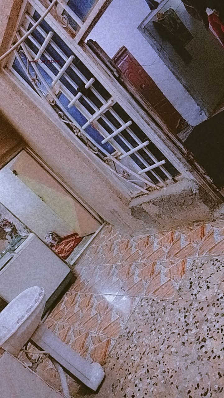 بيت للبيع المساحه 100متر
يباع مبادرة ونقد 
يتكون من غرفتين وصاله واستقبال ومطبخ وصحيات 
فوك غرفه وصاله صحيات 
السعر خاص 
***********
