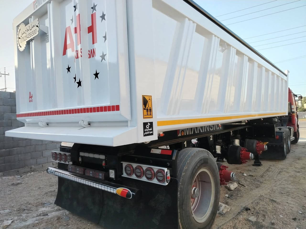 السلام عليكم عربانه زيرو ٢٩ متر ويه تعلاوه ٣١ شقل الفلوجه حجي حسن كامله صبق حراري درجه اولا كهربائية كله بولندي شرط هوه كامله كماليات درجه اولى السعر ٢٦٥ ورقه قفل ***********   ***********
