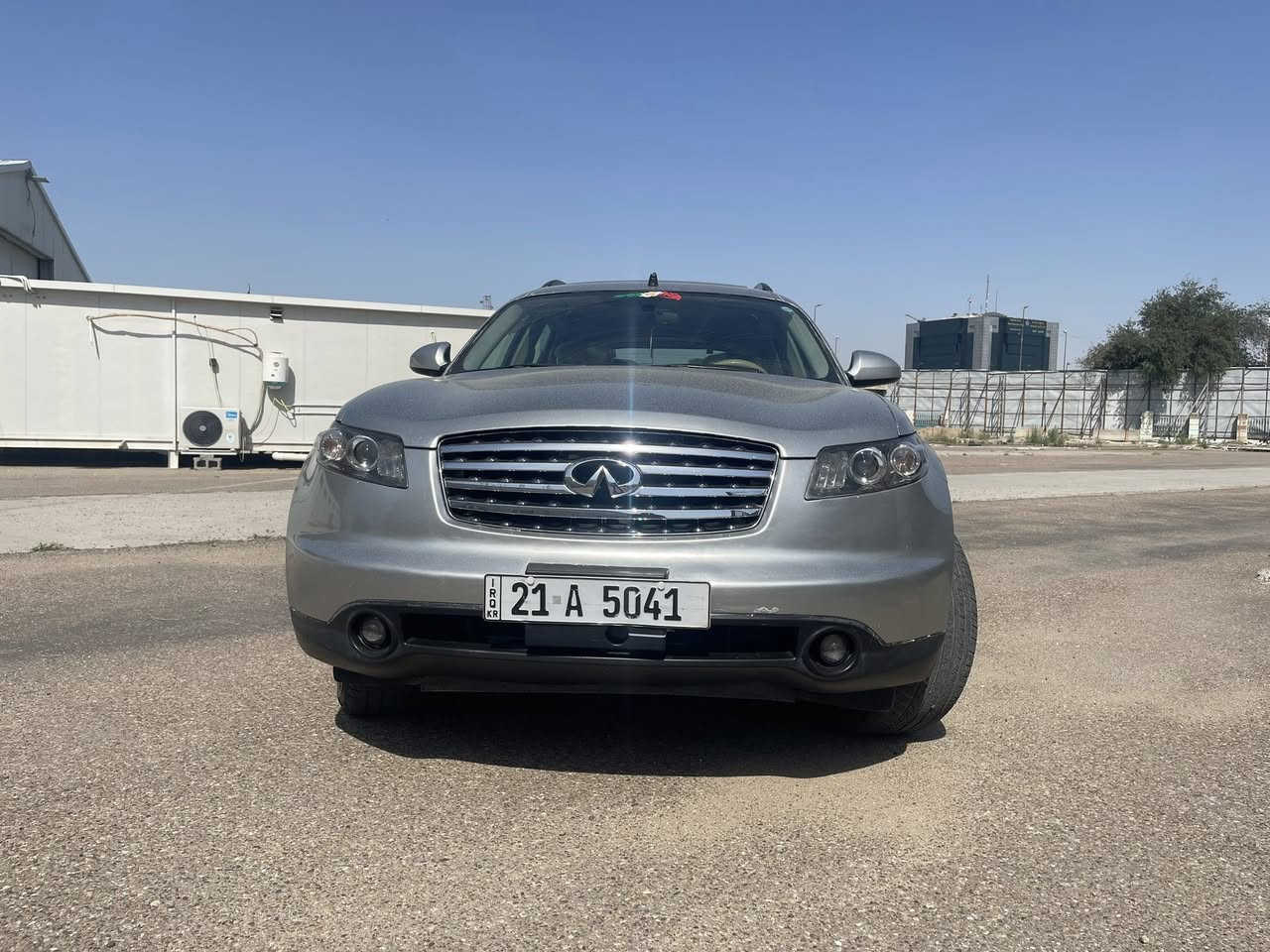 للبيع فقط
Infiniti 2006 خليجي
مواصفات معروفه
سياره كلش نظيفه  ماشيه 159 الف km
غرفه جديده 
تخم تاير 
كهربائيات كلها شغاله مابيها جطل
كير ومكينه بشرط وبحاله ممتازه
تدفئه وتبريد 
بلكات وفيت بم ودسكات كله وكاله
صدر امامي وخلفي جيد
هزه وسنويه جديده- سياره بأسمي
 بيها صبغ بونيد + حواف جاملغ اثر جرد فقط بدون فتح
وبدون حادث
 سعرها 85$ مجال بسيط
مكانها بغداد - الكرخ
***********
