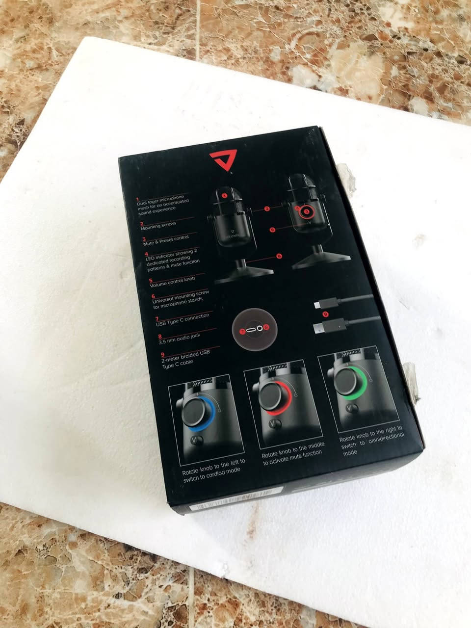 للبيع: ميكروفون Thronmax MDrill Dome الاحترافي 🎙️
لعشاق الكيمينج (Gaming)، البث المباشر، أو صناعة المحتوى والبودكاست. المايك غني عن التعريف بأدائه الصافي وتصميمه الفخم.
​المواصفات والمميزات:
✅ وضعين للتسجيل: (Cardioid) للتركيز على صوتك فقط، و (Omni) لتسجيل المكان كله.
✅ تقنية VERTIGAIN: تزيد من نقاوة الصوت بنسبة 10% مقارنة بالمايكات العادية.
✅ تحكم ذكي: زر للتحويل بين الأوضاع، كتم الصوت (Mute)، والتحكم بمستوى الصوت مع إضاءة LED (أزرق، أخضر، أحمر).
✅ منفذ Type-C: لسرعة نقل البيانات وسهولة الربط.
✅ منفذ سماعة 3.5mm: لمراقبة صوتك مباشرة وبدون تأخير (Zero Latency).
​الحالة: الجهاز نظيف جداً وشغال 100% (مثل ما موضح بالصور)، مع الكارتونة الأصلية.
​السعر: [: 40 ألف] (وقابل للتفاوض البسيط للشراي).
الموقع: ديالى - بعقوبة ]


**إذا كنت صاحب هذا الإعلان وتريد حذفه لأي سبب، رجاءا أرسل رسالة إلى الدعم الفني**