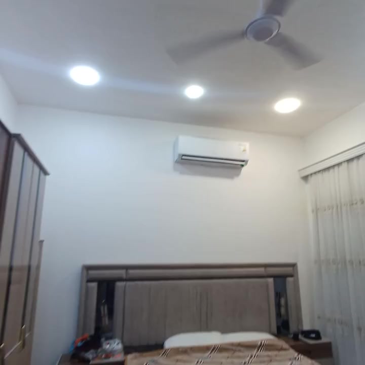 بيت في منطقه الحقوقيين مجاو،  ر دور مجلس محافضه ميسان طابو 200متر بناء حديث حتى اذا مراوس بام غربه ***********
