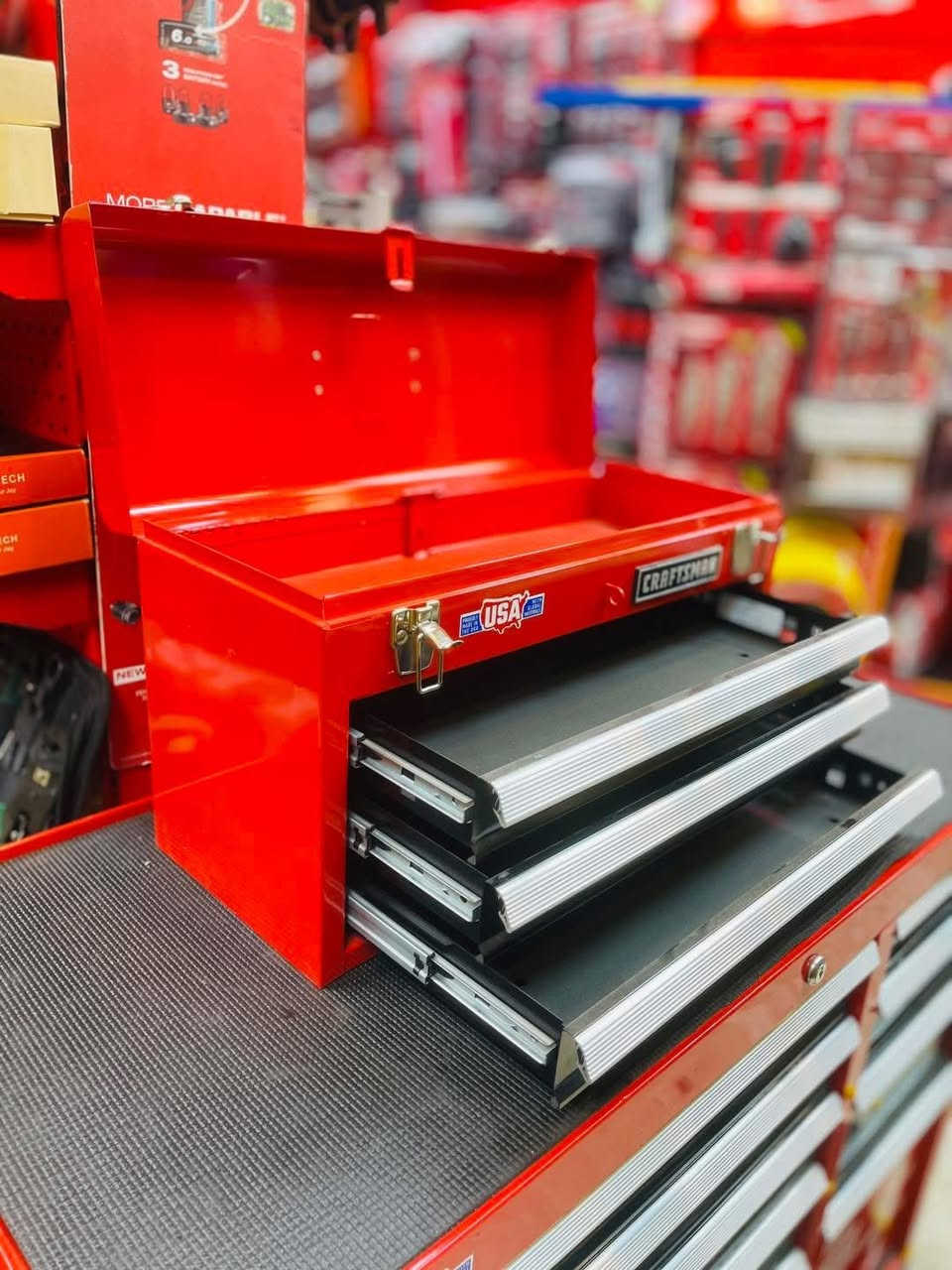 🔹متوفر صندوق كرفتسمان
🔹3 مجرات وبنيد 
🔹صنع امريكي 
🔹فارغ بدون محتويات 
🔹العنوان : بغداد العطيفية 
سعر 150 ألف
🔹للاستفسار او اتصال : 
خاص او على***********
