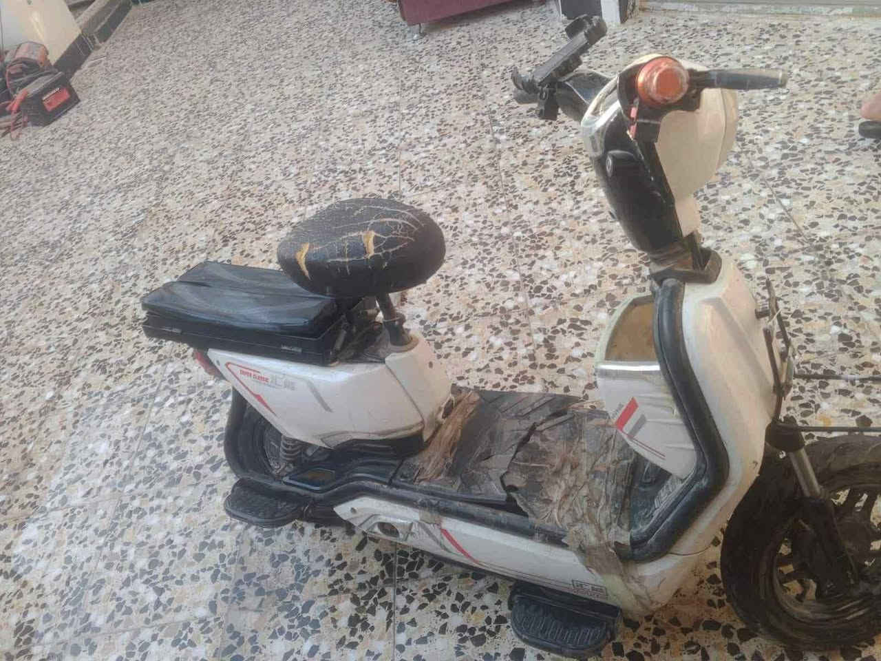 السلام عليكم  دراجة شحن شغاله  على الفحص   باتري  جديد شرط النظافة لعنوان بغداد البلديات اتصل على الرقم وسهلة*********** بي واتساب
