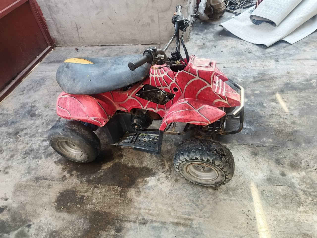 سلام عليكم بكي مكينتها سبعين السعر ٢٥٠ وبيها مجال بصيط ***********
