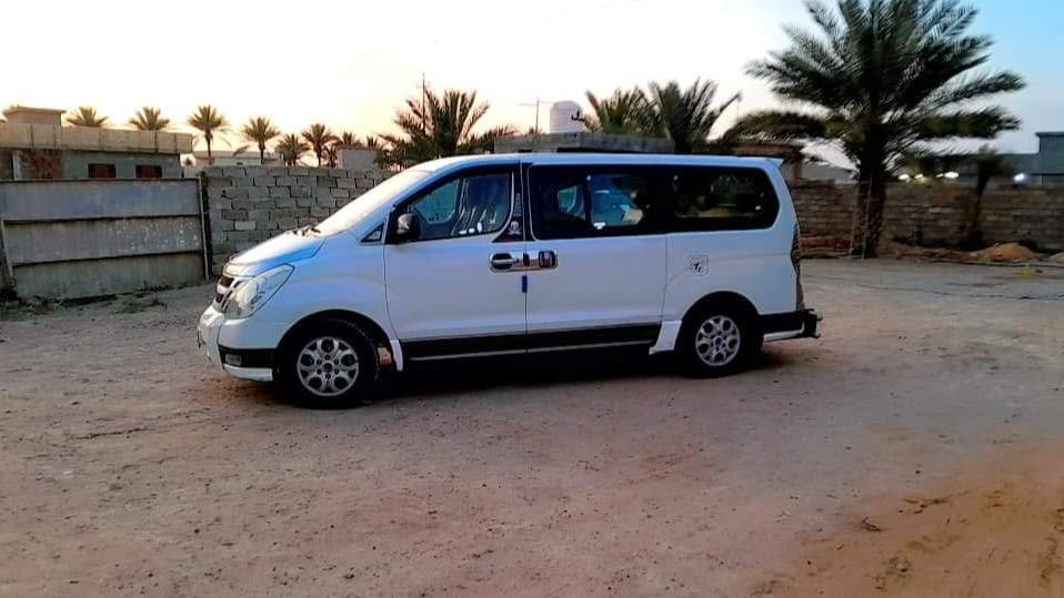 ستاركس 2010 بيه جاملغ خلفي بدون دواخل محرك جديد قبل شهرين مبدل والقديم موجود تبريد تدفئه تخم تاير صدر جديد السعر 145 السيارة باسمي رقم انبار
***********
