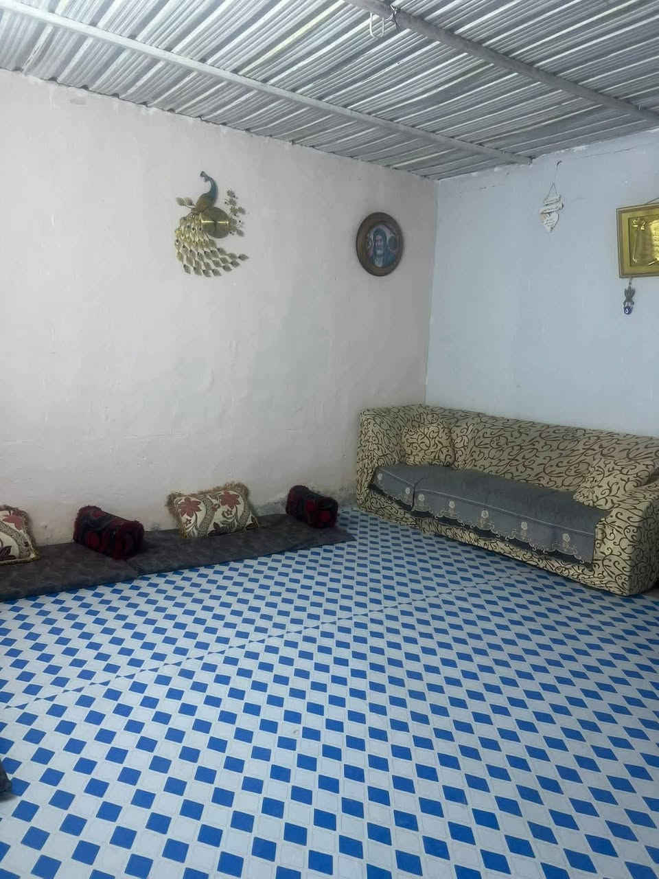 ياالله يامسهل قطعه الأرض وبيه بناء قديم بسعر مناسب مساحتها ٢٥٠ متر قطعه ومقاطعه وبيه رقم ومشين بيه معامله في جمعيه الامام قرب من مجمع البركه والاستفسار على هذا الرقم ***********
