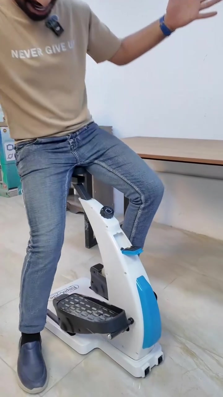 سوي متابعة بالاول ليصلك جديدنا 
🏃‍♂️ ما عندك وقت تروح للجيم؟ تبقى كاعد بالدوام أو بالبيت فترات طويلة؟

هذا الجهاز هو صديقك الجديد لياقة من مكانك بدون ما تتعب روحك.

🏃‍♂️ جهاز تمارين القدمين ويّاه مقعد متحرّك

تمرّن وانت جالس بالبيت أو المكتب – يحرك الدورة، يحرق سعرات، ويرفّهك.

✔️ مقعد قابل للتعديل

✔️ شاشة رقمية (وقت، سرعة، مسافة، سعرات)

✔️ 8 درجات مقاومة

✔️ يتحمل لحد 136 كغ

✔️ مناسب للكل – كبار، شباب، دوام، حتى ريهاب

📦 يوصلك جاهز مع كل القطع، وتقدر تنقله بسهولة.

🔋 الشاشة تشتغل على بطارية، وتحتاج بس مساحة بسيطة ورا المقعد.

💪 لياقتك تبدأ من مكانك!

📍 إذا تحب تحافظ على صحتك وتتحرك حتى وانت مشغول او بالبيت كاعد… هذا الجهاز احسن حل!

السعر 75 ألف 
توصيل لجميع المحافظات 5 

للحجز والشراء مراسلة واتساب 
https://wa.me/message/I337B7TVOW2BB1


**إذا كنت صاحب هذا الإعلان وتريد حذفه لأي سبب، رجاءا أرسل رسالة إلى الدعم الفني**