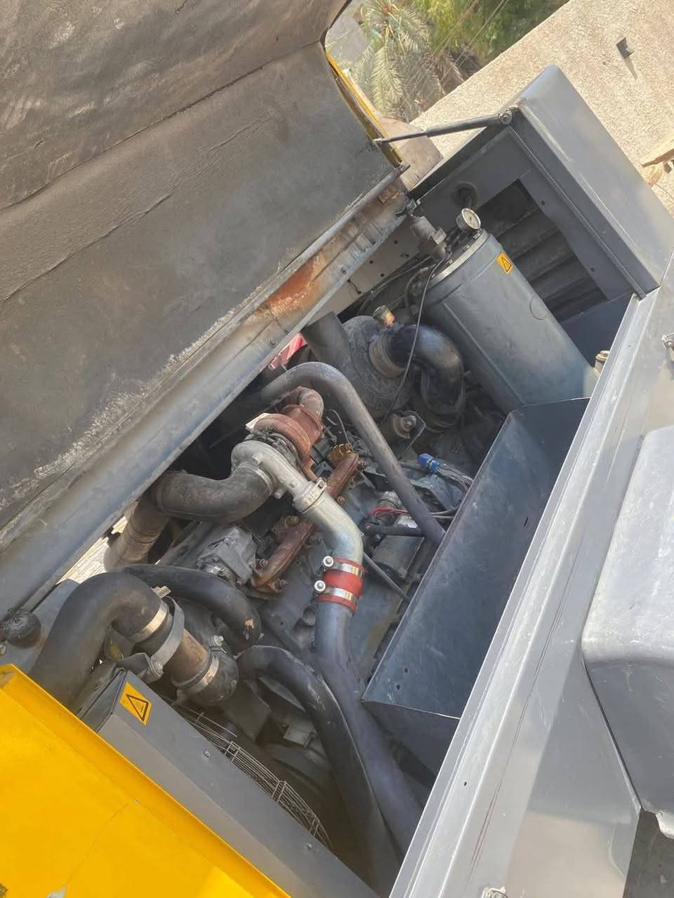 السلام عليكم 
كمبريسر ١٢ بار اطلس كوبكو موديل ٢٠١٦ نظيف ومشتغل ٢٥٠٠ ساعه للبيع السعر ١١٠ ورقه وبي مجال الكمبريسر موجود بغداد الدوره وهذا رقمي للتواصل 
***********
