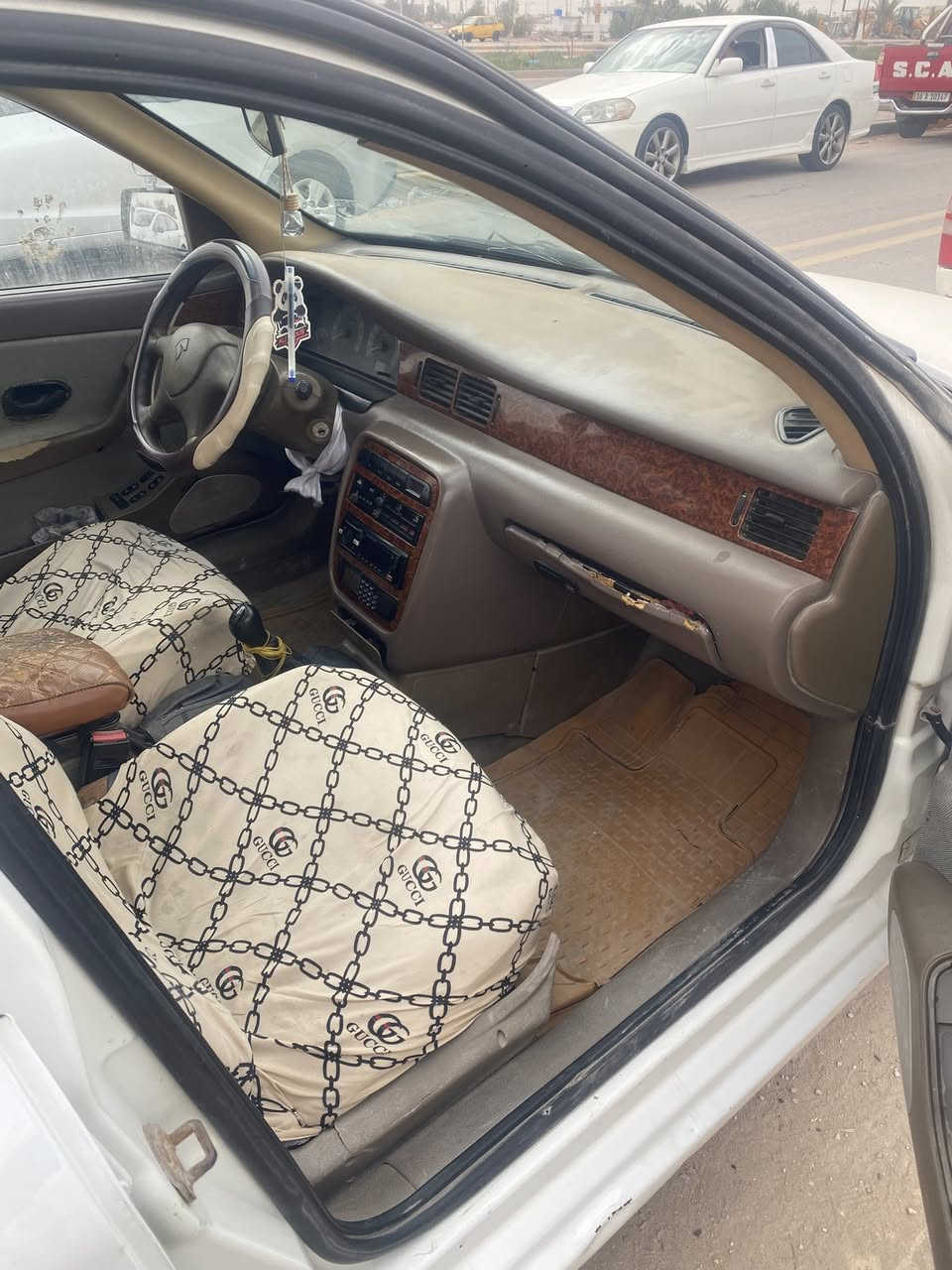 السلام عليكم 
سمند ٢٠١١ رقم مثنئ سنويه ل ٢٨ سياره حلوه مكينه كير خير من الله تبريد شغال سعر ٣٦ وشراي ويتصل وبي خير ويدلل 
مكان السياره السماوه 
***********
