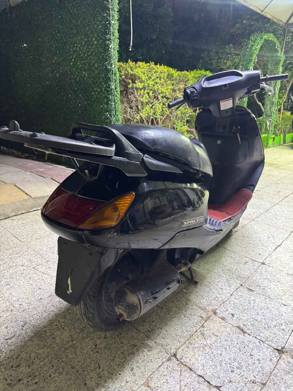 السلام عليكم 
دراجه سبيسي للبيع كامله مابيها نواقص السعر 375 وبيها مجال بسيط مكاني الاعظميه رقمي ***********
