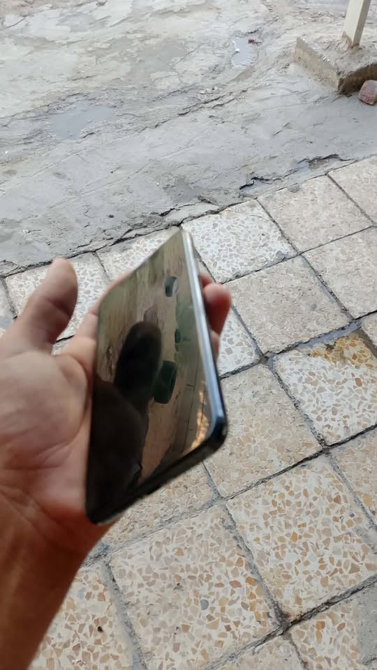 سلام عليكم مرخصه صاحب لكروب
ايفون ١١ برو ماكس للبيع فقط 
مفطر ضهر او مبدل شاشه اصليه 
بطاريه ٧٣ تقره خدمه 
مابي شي جاهز انترنيت كامرات  سي كرت كله شغال 
مكاني حله مركز سعره ٢٥٠ وبي مجال 
رقمي ‭***********‬
