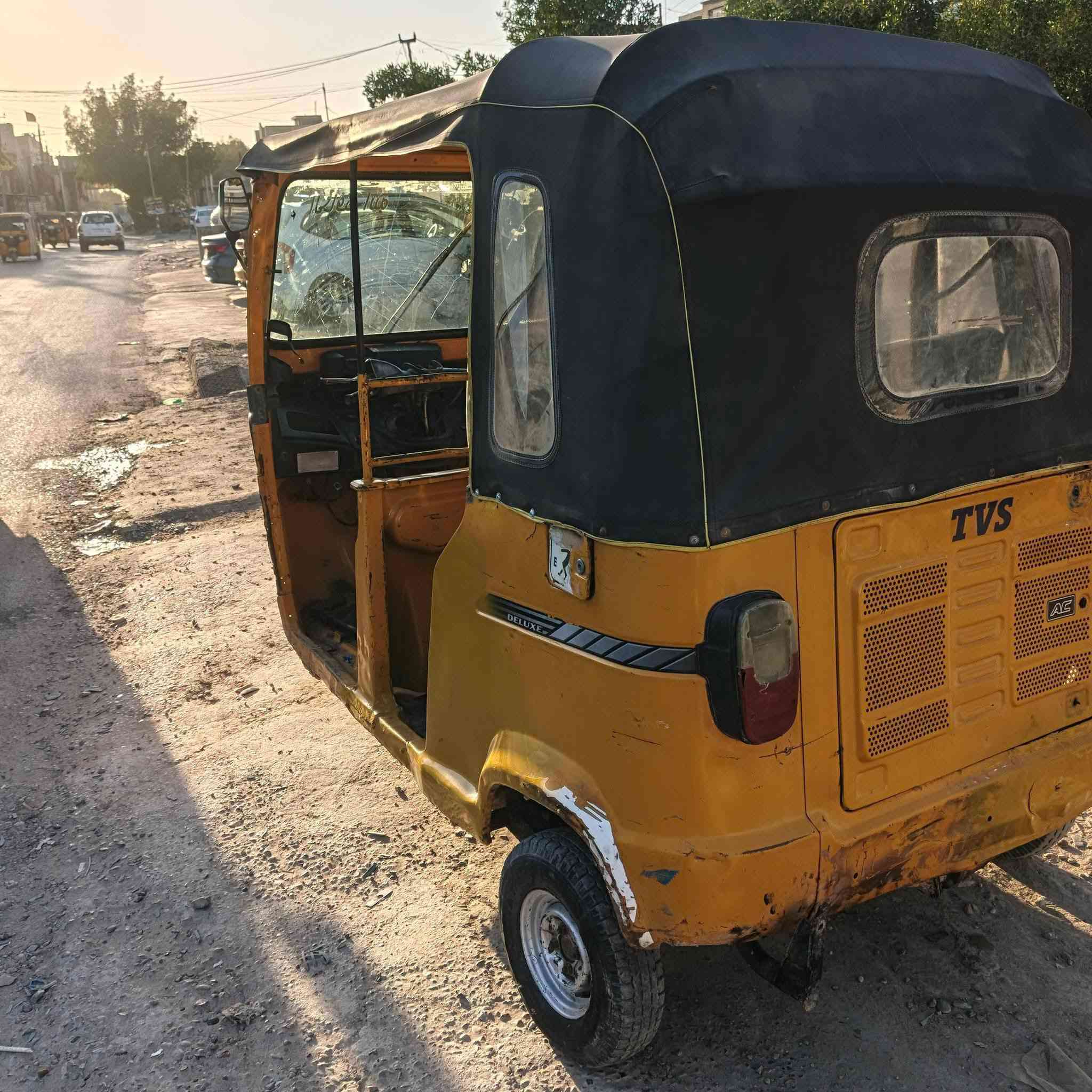 تكتك للبيع موديل ١٨ داخله ب ١٩ اوراق اصولي تكتك جهازه من كلشي كهربائيات كله شغاله ضفيره جديده معمره فقط دوس مابيهه اي ضربه ولاصبغ سعر ٣٣٠٠ وبيهه مجال حك الجيه تواصل ع الرقم وبي وات ساب ***********
