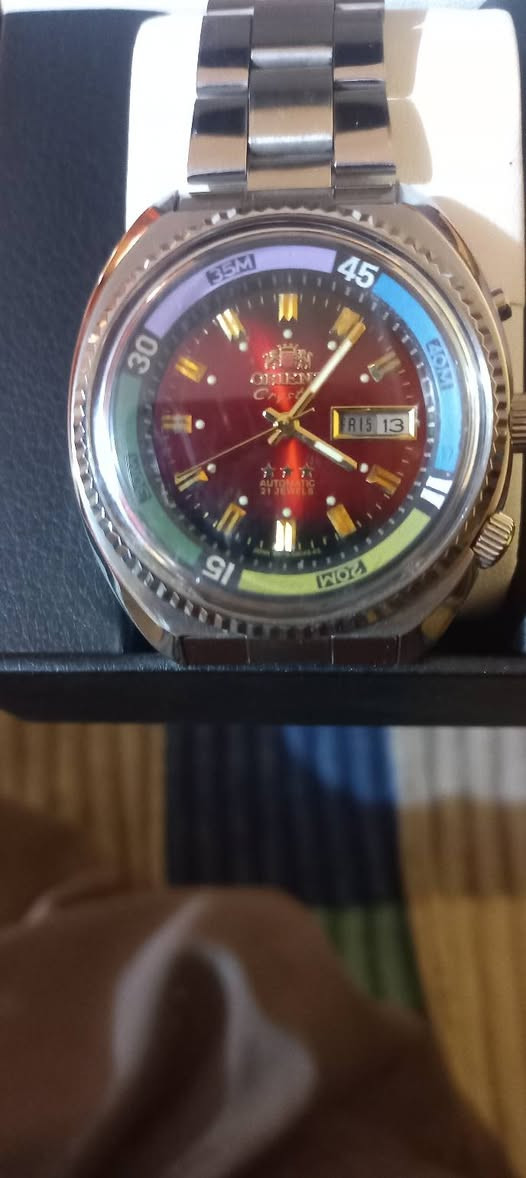 السلام عليكم ساعه للبيع السعر ١٣٠ ألف جديده مامستعمه مكاني بغداد ت ***********
