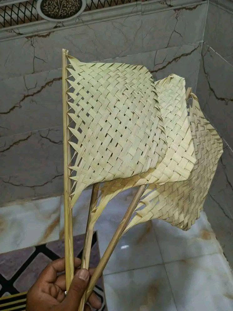 لكهرباء تعبانه تجي ساعه وتنكطع
بدل مايكتلكم الحر😄
اخذلك مهفه يدويه 
سعر القطعه 1000 ألف دينار ديوانية, القادسية


**إذا كنت صاحب هذا الإعلان وتريد حذفه لأي سبب، رجاءا أرسل رسالة إلى الدعم الفني**