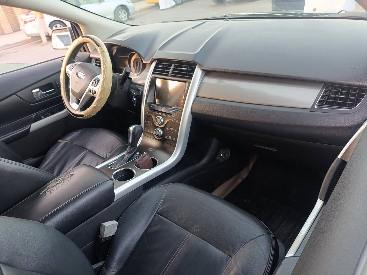 فورد ايدج 2012رقم سليمانيه باسمي سياره مكفوله سعر 120وبيهه مجال سونار موجود وارد خليجي للاستفسار ***********
