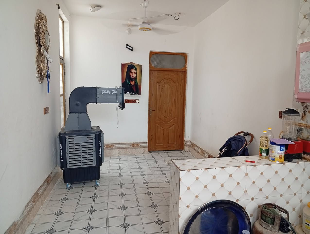 السلام عليكم بيت 50 متر مقابيل ملحق قريه الغدير عمود 327 شارع 16 السعر 25 وبي مجال مكان نجف ***********
