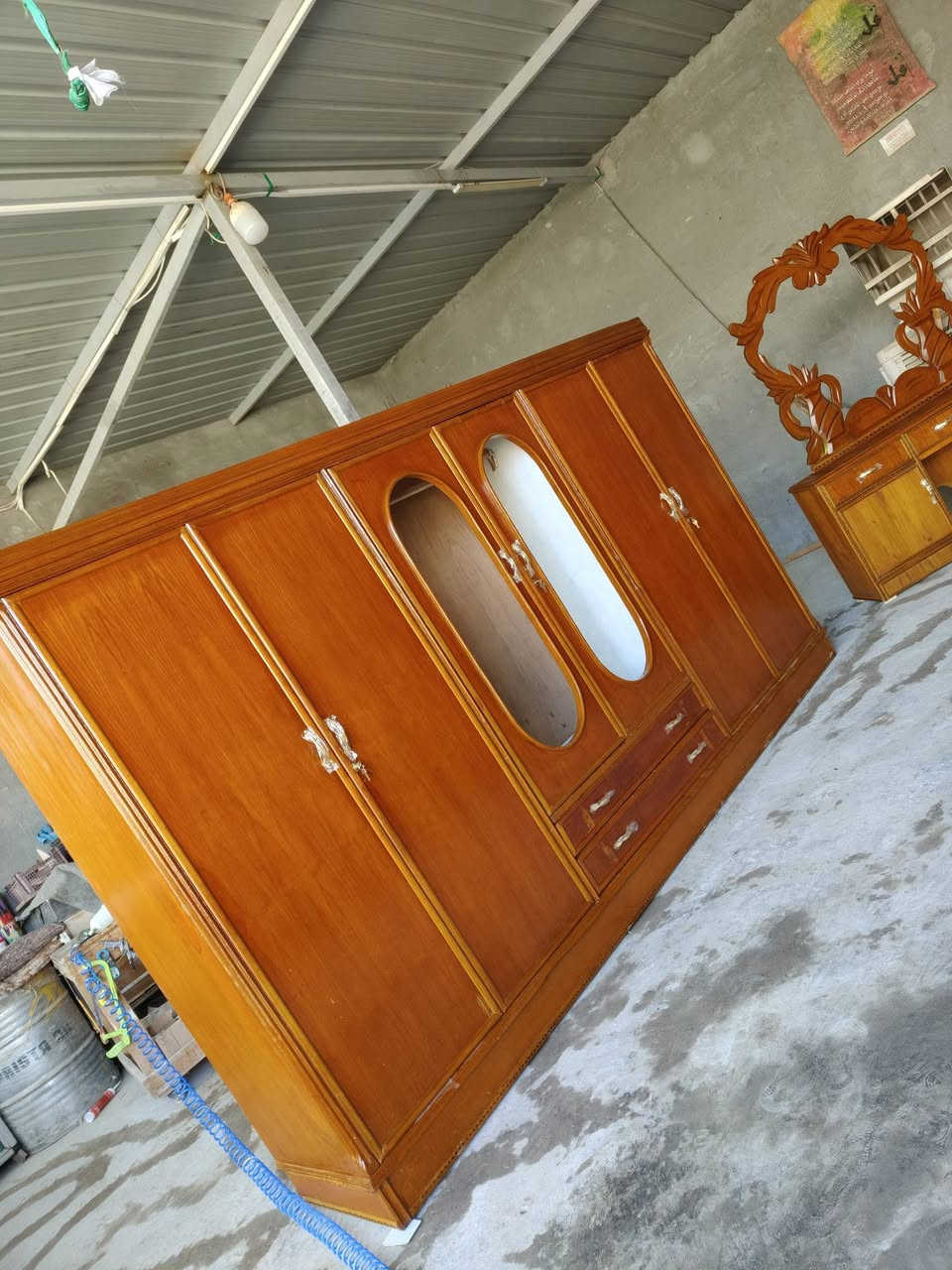 غرفة نوم 6 باب اخت الجديده السعر 550 اتصال *********** أو واتساب *********** مكاني بابل حله أبو غرق قرب السيطره يوجد توصيل وشد بكروه
