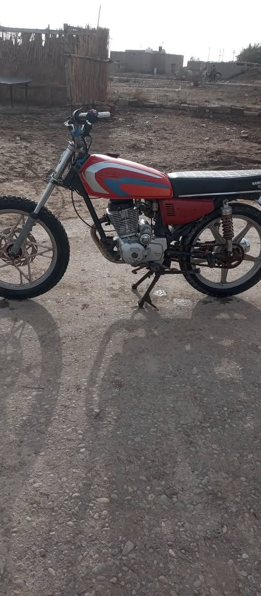 موجود دراجه ايرانيه نظيفه بدون اوراق مكان ميسان كميت ***********
