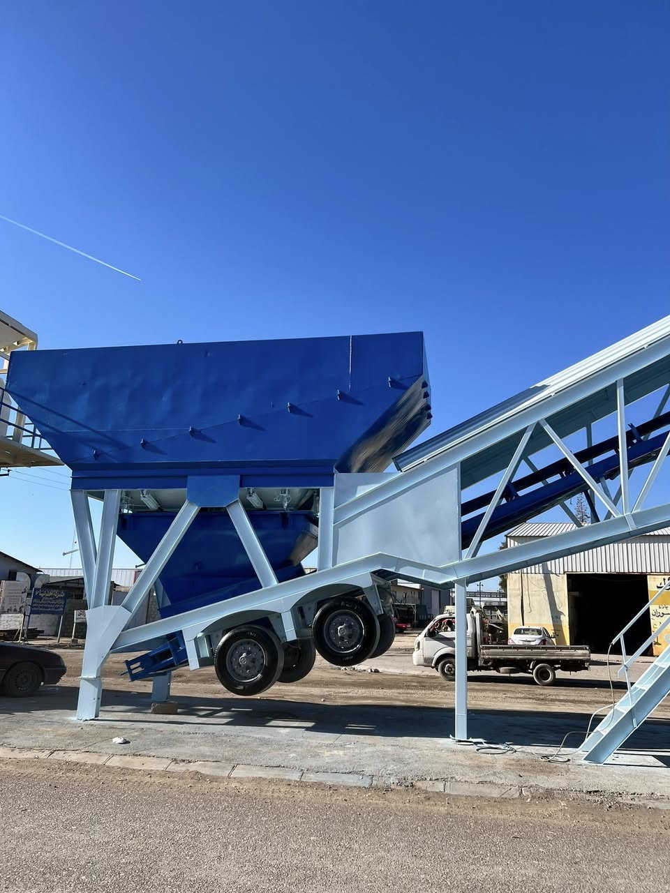 معمل كونكريت بروماكس موبايل 100 متر ناشف وياها سايلو واحد 100 طن و برينه واحد 10 انج معمل كامل و جاهز موديل 2015
مكان كركوك شركة سامان 
***********
