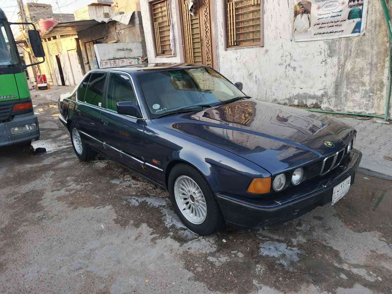 السلام عليكم بي ام 735
كير مكينه 
تبريد حداديه طخم تاير 
فتحه سلايت 
برده 
4 ابواي جام كهربائي 
سياره كفاله عامه 
دوشمه جديده سياره ما متعوبه 
سياره مال جناي 
سياره خير من الله 
العلم السياره كله ع الابلاد 
السعر  وتفاصيل
اتصل وتدلل
*********** ابو مقتدى
