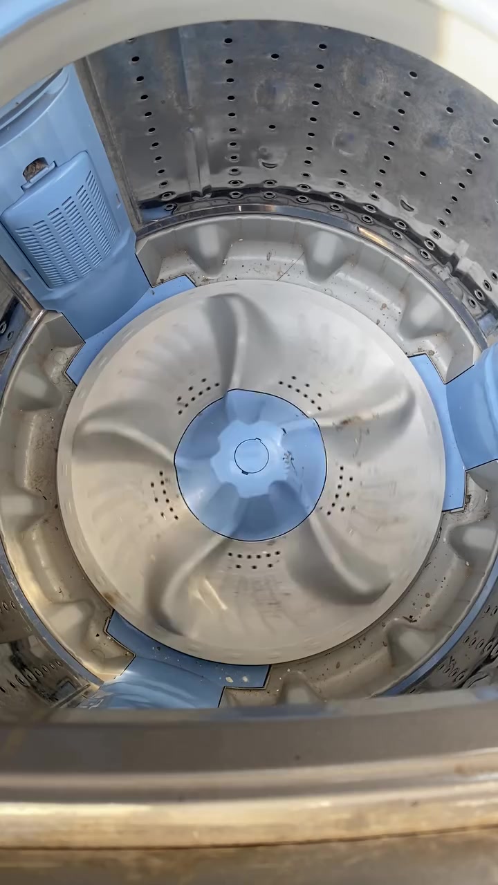 السلام عليكم 

غسالة الحافظ ، وزن 16 kg ، شغالة ، فقط المجفف عاطل . 

السعر: 125 الف 

الرقم:***********
العنوان : بغداد 

يتوفر خدمة تو
