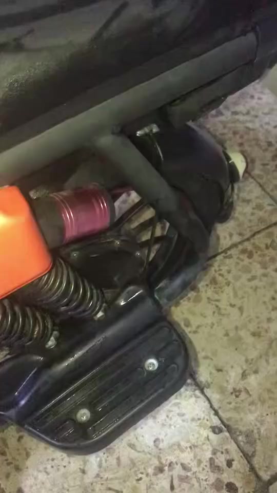 سلام عليكم حبايب دراجه شحن مكفوله كافاله عامل من كل شي  كفرات بلادي
بطاريات بلادي 
كهربائية بلادي 
ضوه نشرات كله بلادي 
دراجه نطيفه دراجه استعمل بس للسوق يعني بعده بحيله 
لون جميل بس الصوره ضالمته ما تلكه مثله كه نضافه حبايب سعره ٣٥٠ الف و بيه مجال للطيبين مستعجل عليه الله شاهد اريد فلوسه مكان العطيفيه قرب معطم سالم دعبول تجي تأخذه منه تفحصه و جيكه قبل لا تأخذه المصداقه اهم شي رقمي ***********
