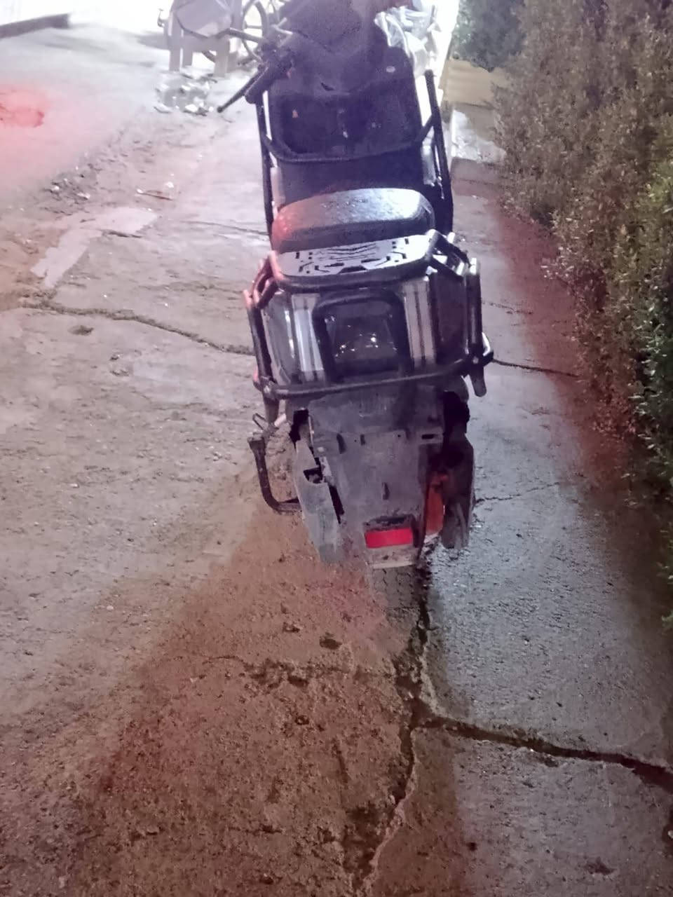 السلام عليكم من رخصة الادمن دراجة صاعقه شوف عينك نضافته كهربائياته كله شغاله بس العداد فجأة كام ما يعد عندي وبيه كسر بسيط بل كفر الأمامي سعر الدراجة 850 وبيه مجال قليل مكان الدراجة الكريعات


**إذا كنت صاحب هذا الإعلان وتريد حذفه لأي سبب، رجاءا أرسل رسالة إلى الدعم الفني**