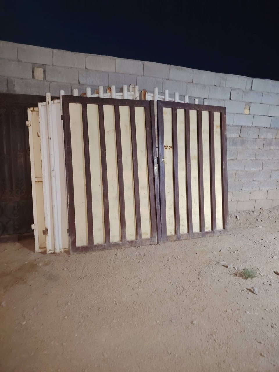 اغراض سفان لبيع المكان رميثة حي شهداء قرب مستوصف زهراء  ***********  واتساب
